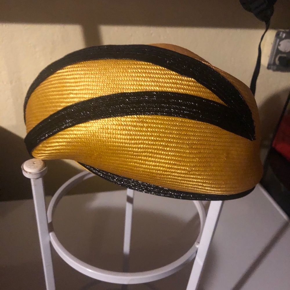 Hat - Picture 2 of 3